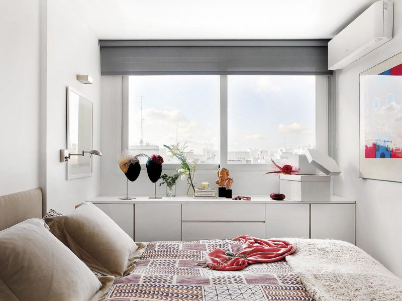 dormitorio-pequeno-moderno-con-aire-acondicionado-1588604067